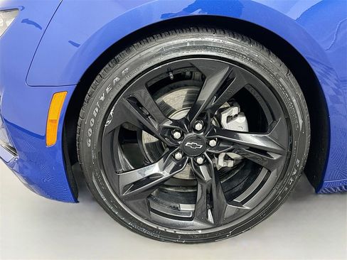 Used 2021 Chevrolet Camaro LT image 28