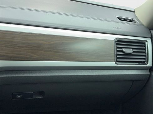 Used 2023 Volkswagen Atlas SE w/ Panoramic Sunroof Package image 19