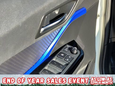 Used 2020 Toyota C-HR XLE image 16