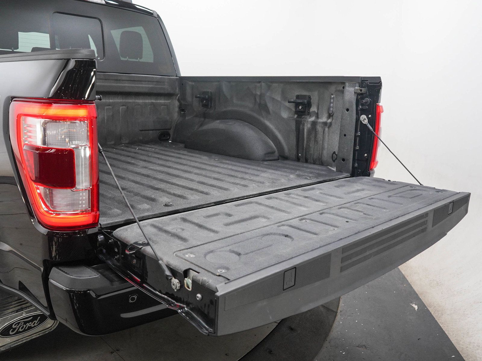 Used 2023 Ford F150 Lariat w/ Equipment Group 502A High AWD/4WD image 9