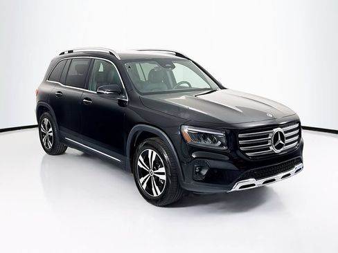 Used 2025 Mercedes-Benz GLB 250 image 3