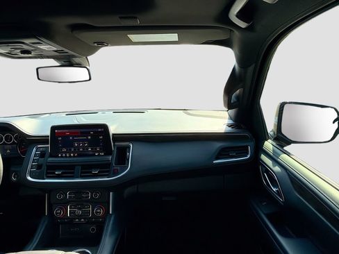 Used 2021 Chevrolet Suburban LT w/ LT Signature Package RWD image 19