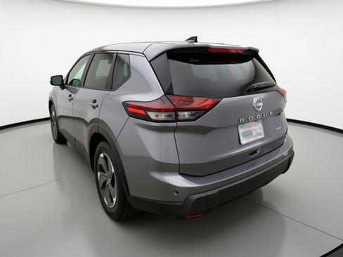 Used 2025 Nissan Rogue SV image 6