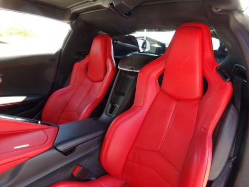 Used 2022 Chevrolet Corvette Stingray Preferred Cpe w/ Z51 Performance Package RWD image 24