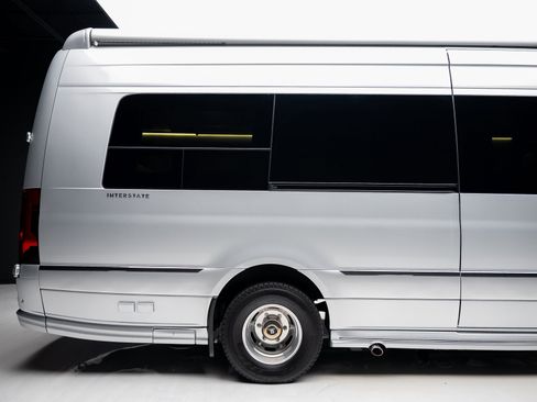 Used 2021 Mercedes-Benz Sprinter 3500 image 35