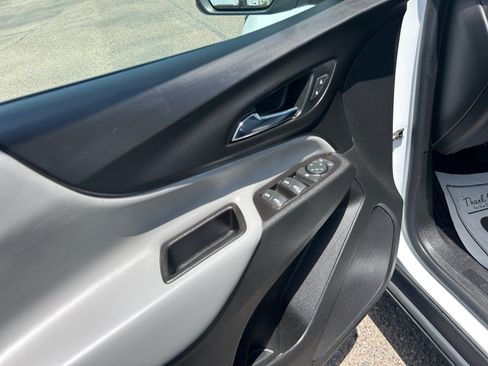 Used 2022 Chevrolet Equinox LT FWD image 13