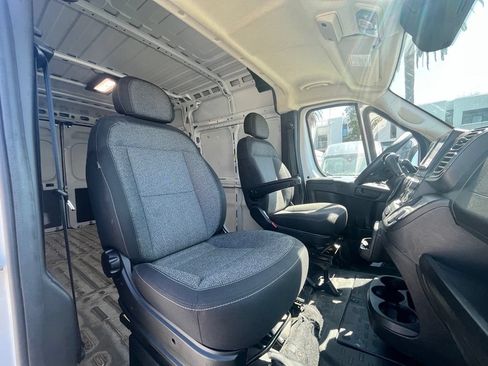 Used 2025 RAM ProMaster 2500 w/ Convenience Group FWD image 11