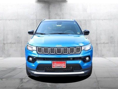 Used 2025 Jeep Compass Limited AWD/4WD image 4