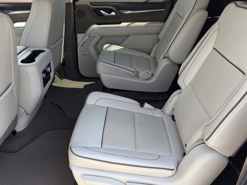 Used 2023 GMC Yukon XL Denali RWD image 23