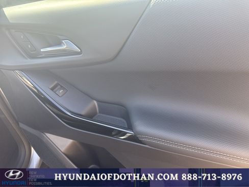 Used 2026 Chevrolet Equinox LT FWD image 17