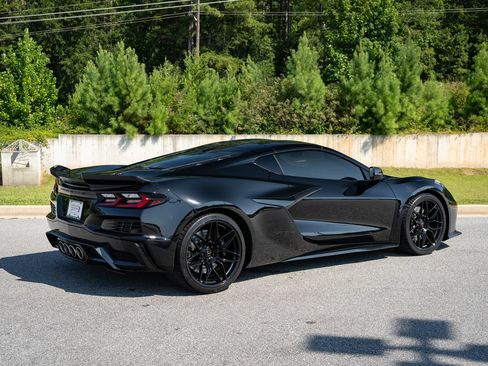 Used 2023 Chevrolet Corvette Z06 RWD image 40