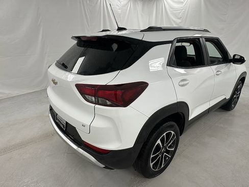 Used 2024 Chevrolet TrailBlazer LT w/ Convenience Package image 3