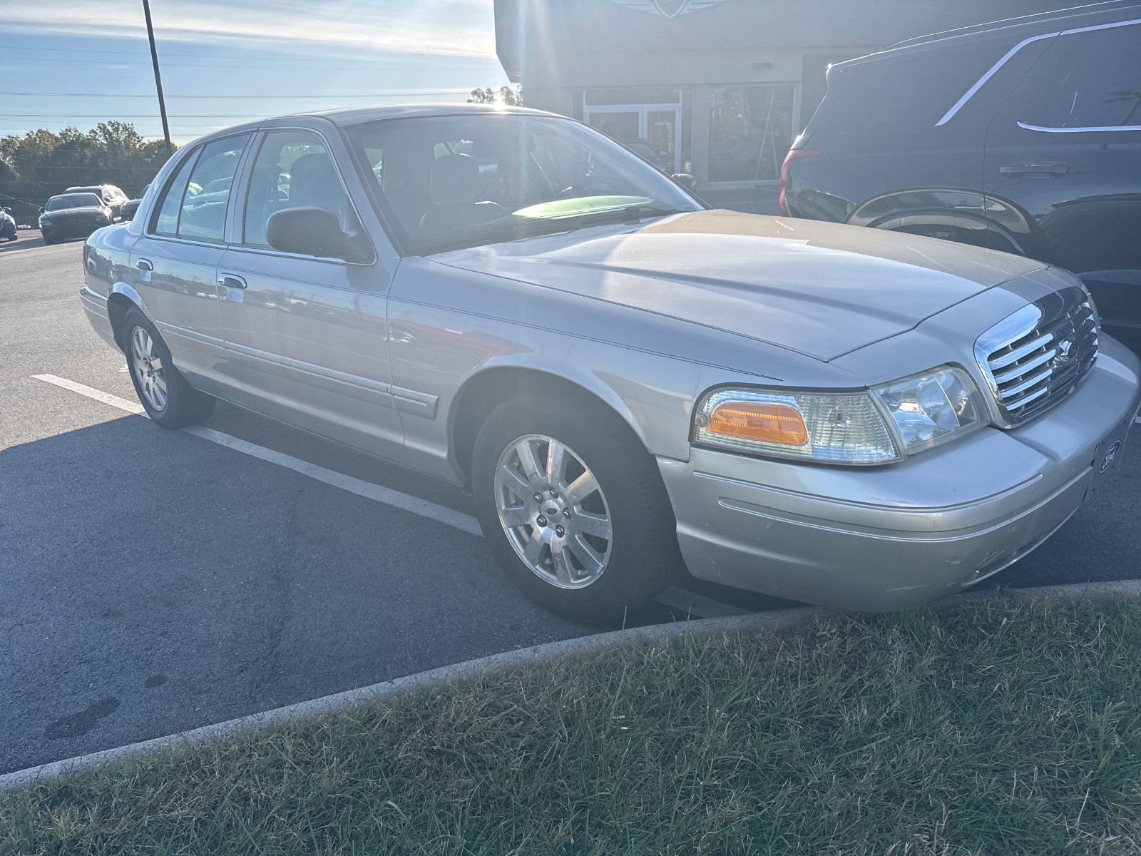 Used 2008 Ford Crown Victoria LX RWD image 5