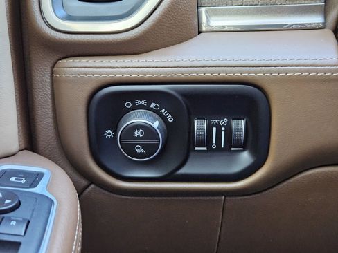 Used 2019 RAM 3500 Limited image 25