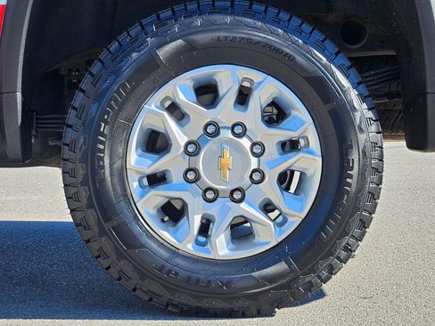 Used 2024 Chevrolet Silverado 2500 LT image 27