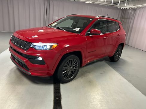 Used 2022 Jeep Compass Limited w/ (RED) Package AWD/4WD image 3