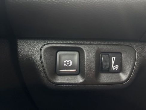 Used 2023 GMC Acadia SLT image 29