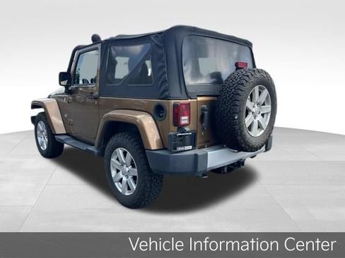 Used 2011 Jeep Wrangler Sahara w/ Connectivity Group AWD/4WD image 5