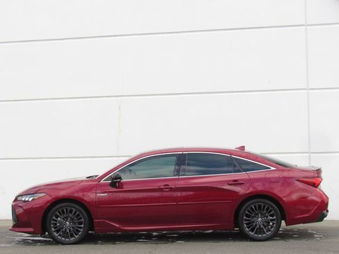 Certified 2019 Toyota Avalon XSE w/ Carpet Mat Package FWD image 4