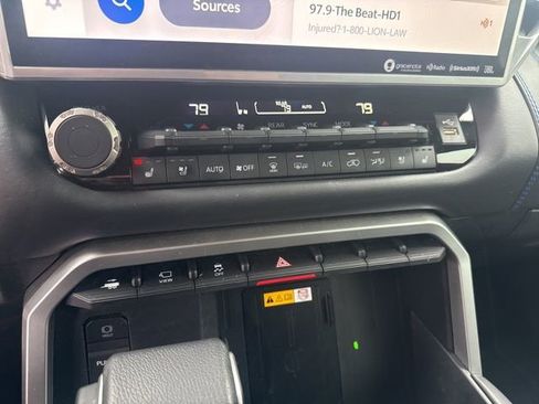 Used 2024 Toyota Sequoia Platinum image 12