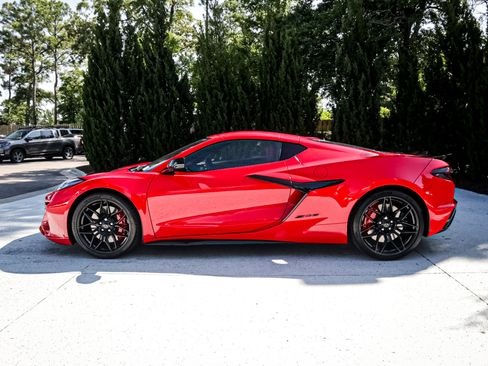 Used 2025 Chevrolet Corvette Z06 RWD image 7