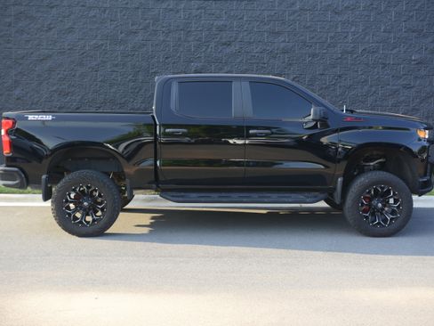 Used 2021 Chevrolet Silverado 1500 Custom Trail Boss w/ Midnight Edition AWD/4WD image 8