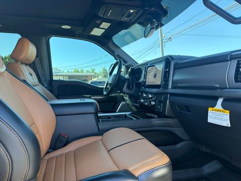 Used 2024 Ford F250 Platinum AWD/4WD image 27