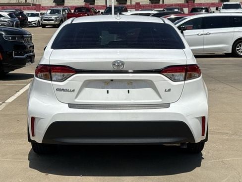 Used 2025 Toyota Corolla LE FWD image 5