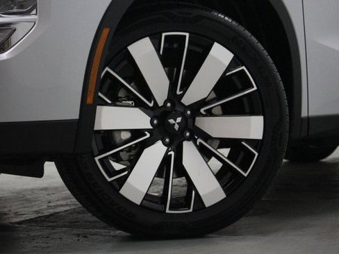 New 2026 Mitsubishi Outlander SE AWD/4WD image 3