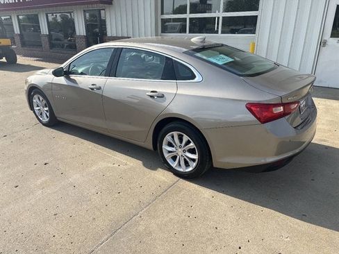 Used 2025 Chevrolet Malibu LT FWD image 11