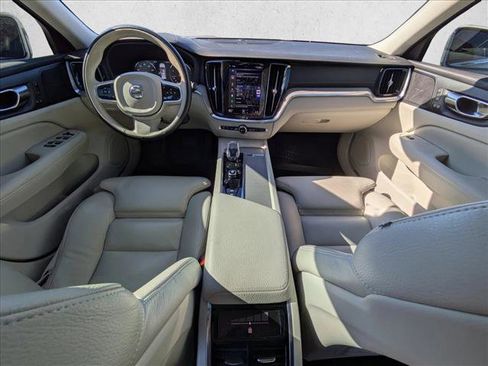 Used 2022 Volvo S60 B5 Inscription w/ Advanced Package image 20