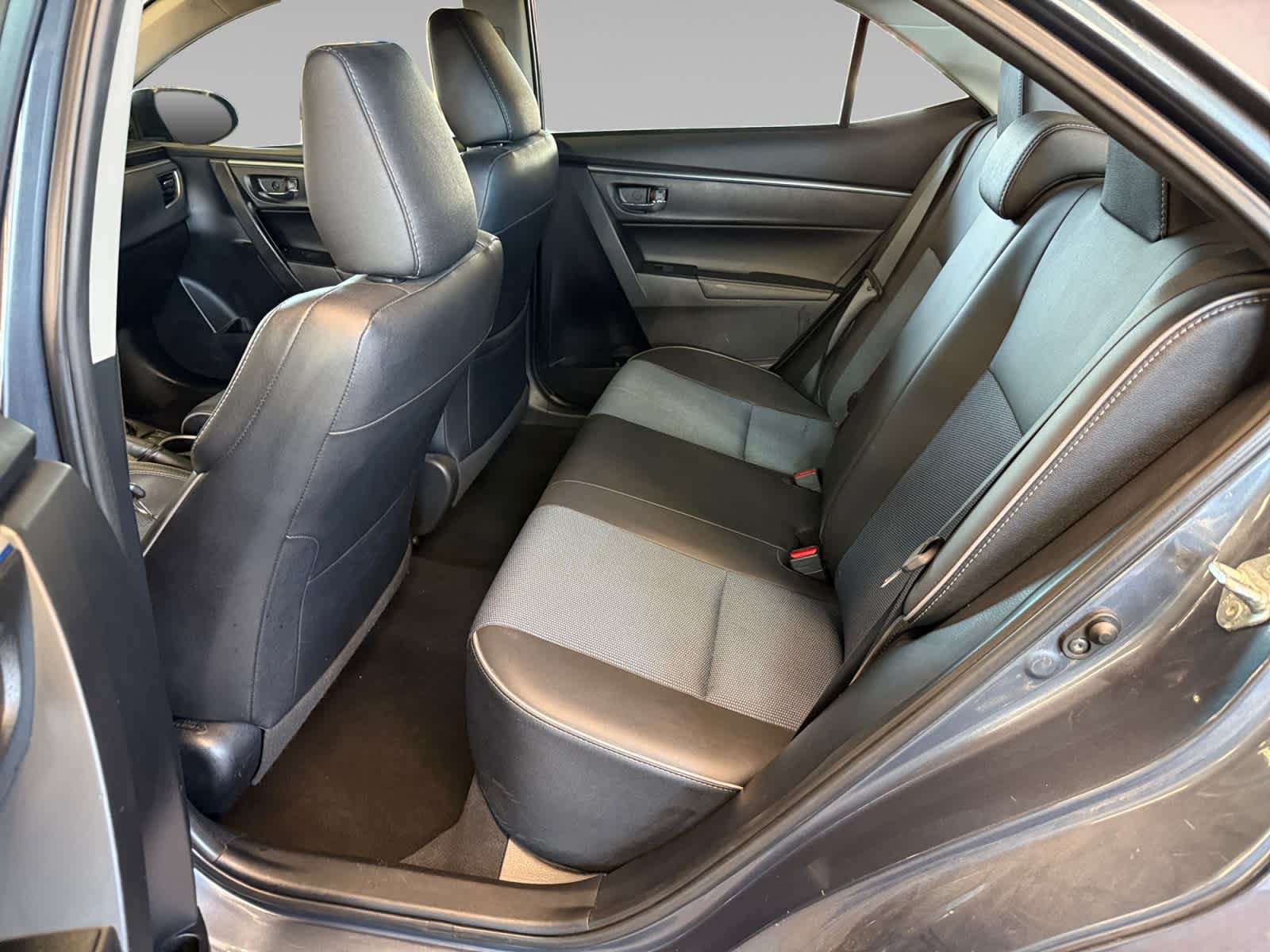 Used 2014 Toyota Corolla S FWD image 22
