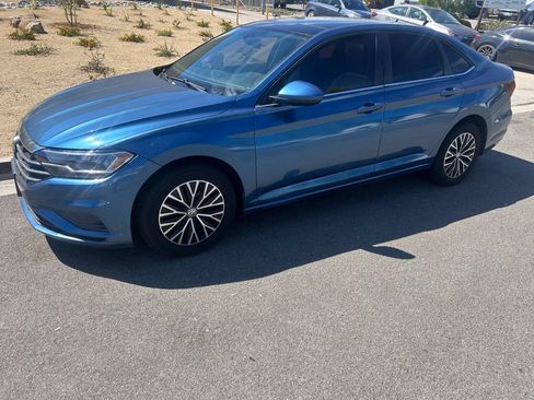 Used 2019 Volkswagen Jetta R-Line FWD image 1