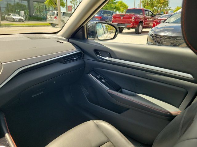 Certified 2025 Nissan Altima 2.5 SR FWD image 15