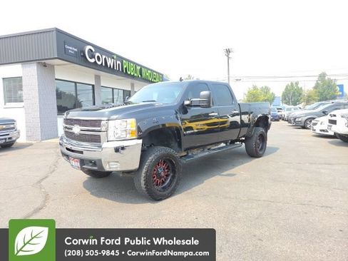 Used 2009 Chevrolet Silverado 2500 LTZ w/ Safety Package AWD/4WD image 2