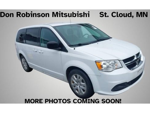 Used 2018 Dodge Grand Caravan SE w/ UConnect Hands-Free Group image 1