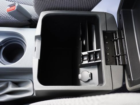 Used 2020 Nissan Frontier SV w/ Midnight Edition Floor Mats image 12