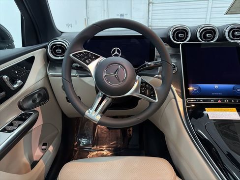 New 2026 Mercedes-Benz GLC 300 image 21