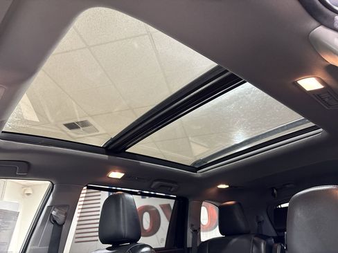 Used 2015 Toyota Highlander Limited image 23