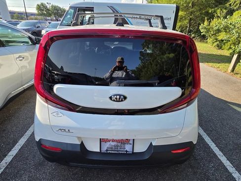 Used 2021 Kia Soul LX FWD image 3