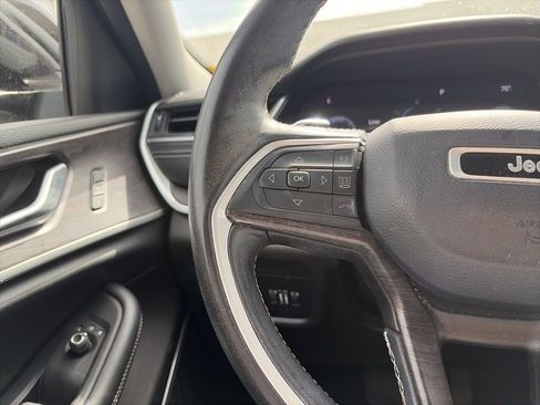 Used 2022 Jeep Grand Cherokee L Limited image 18