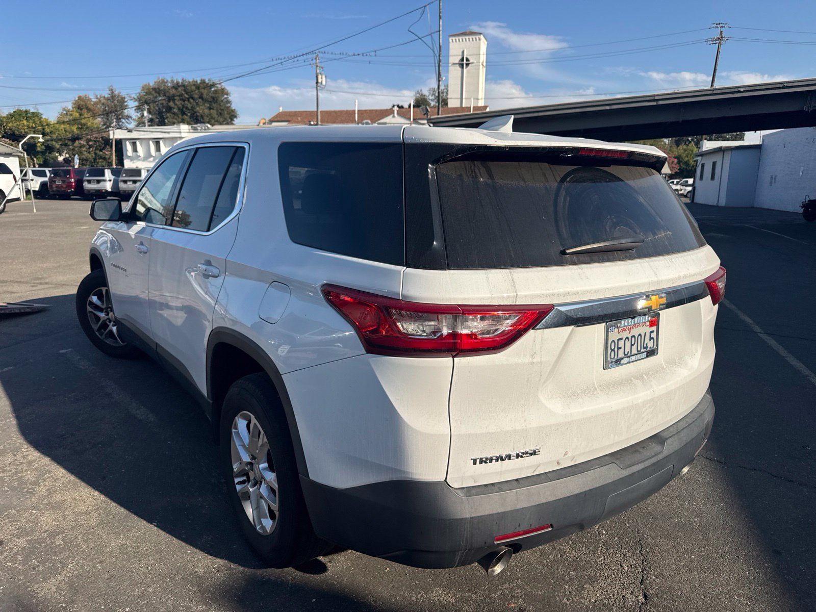 Used 2018 Chevrolet Traverse LS FWD image 2