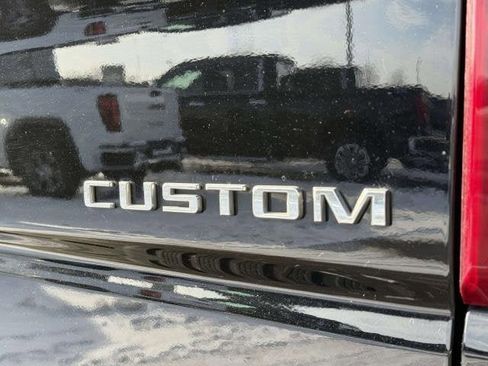 Used 2022 Chevrolet Silverado 1500 Custom image 9