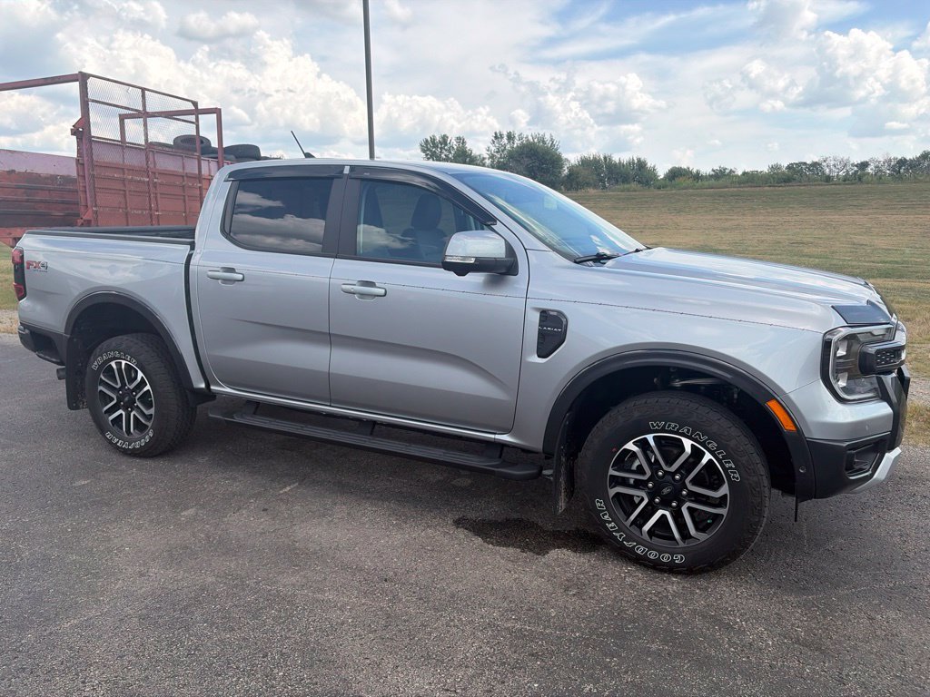 Certified 2024 Ford Ranger Lariat w/ FX4 Off-Road Package AWD/4WD image 3