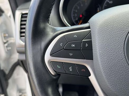 Used 2020 Jeep Grand Cherokee Altitude AWD/4WD image 11