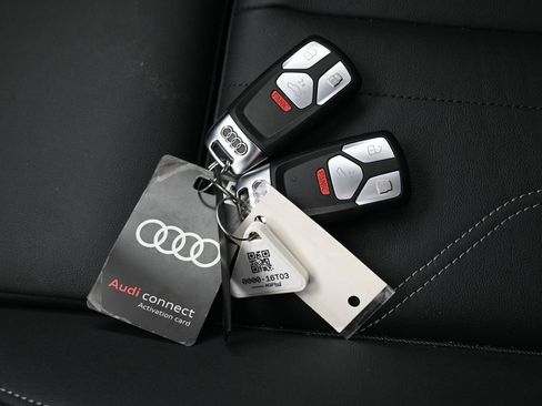 Used 2024 Audi Q5 e Premium w/ Convenience Package AWD/4WD image 35