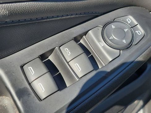 Certified 2023 Chevrolet Traverse LT image 16