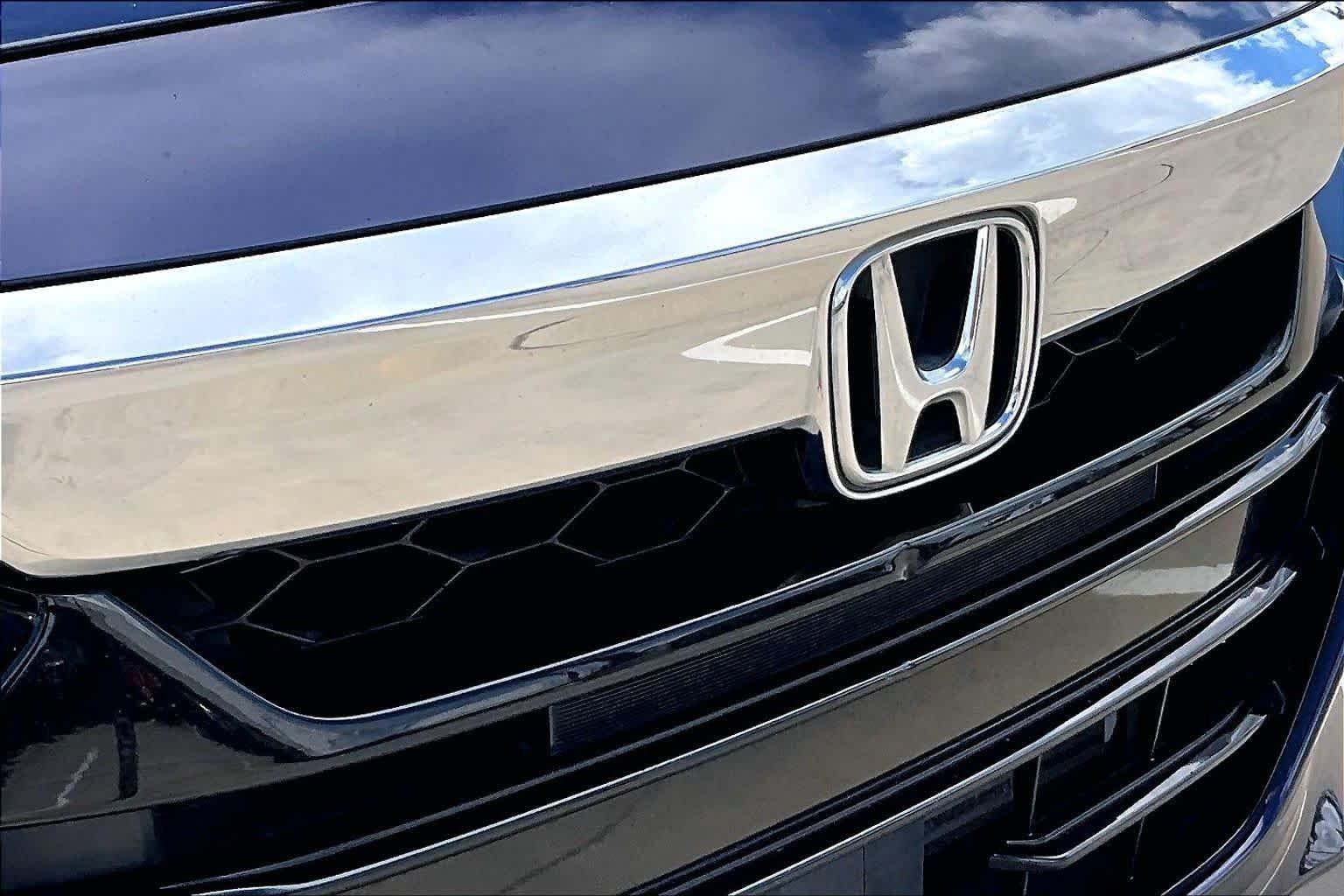 Used 2018 Honda Accord Touring image 30