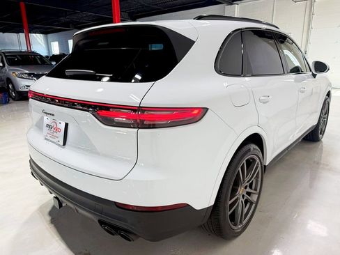 Used 2022 Porsche Cayenne Platinum Edition AWD/4WD image 7