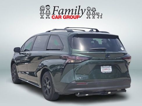 Used 2025 Toyota Sienna XLE Woodland Edition AWD/4WD image 3